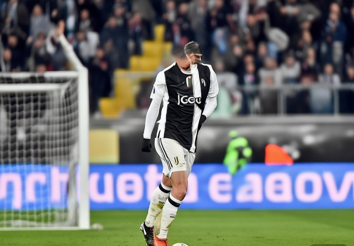 尤文图斯3-2逆转切沃，C罗首秀助球队开门红(图4)